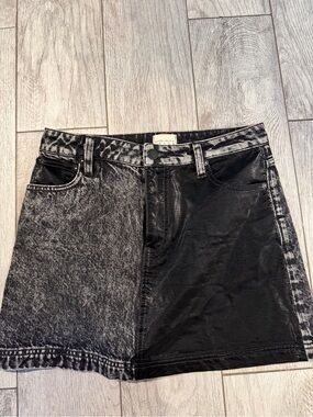 Alice + Olivia Two-Tone Black & Charcoal Acid-Wash Mini Skirt